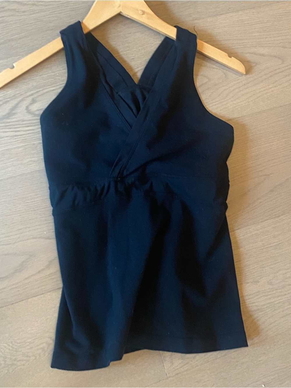 Lululemon Women's Black Crisscross Tank Top Size 10/12